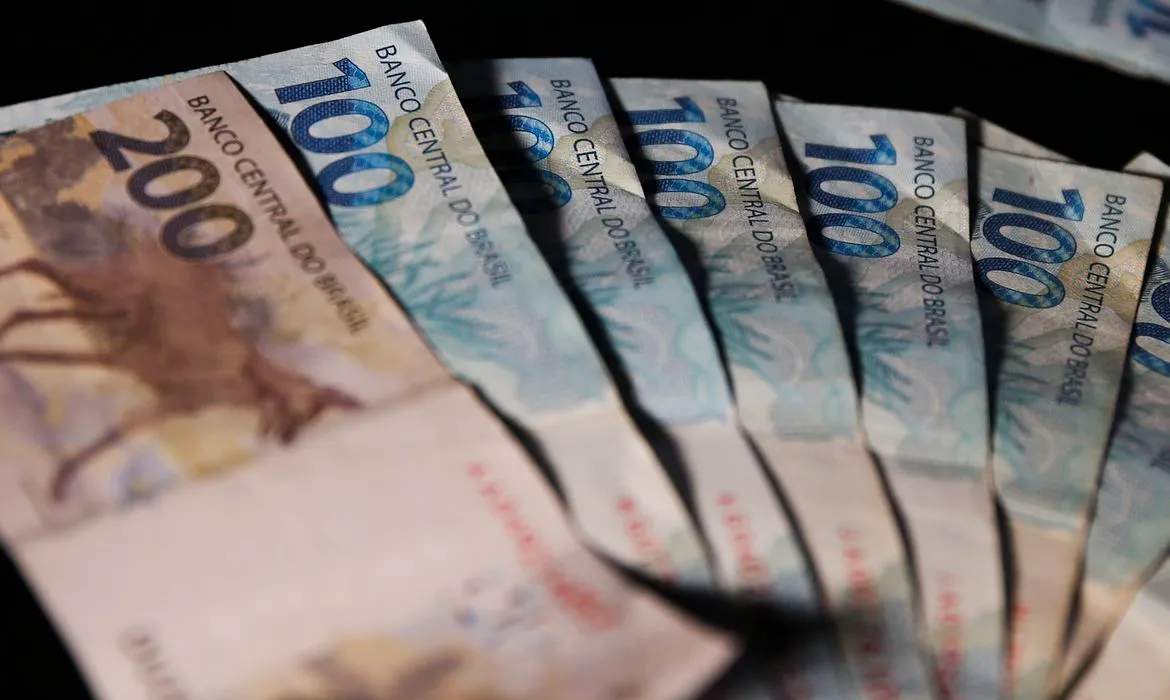 Mercado Prevê Crescimento de 2,89% na Economia de 2023; Inflação Projetada em 4,86%