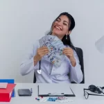 Construindo uma Carreira Sólida: Dicas Financeiras para o Sucesso Profissional